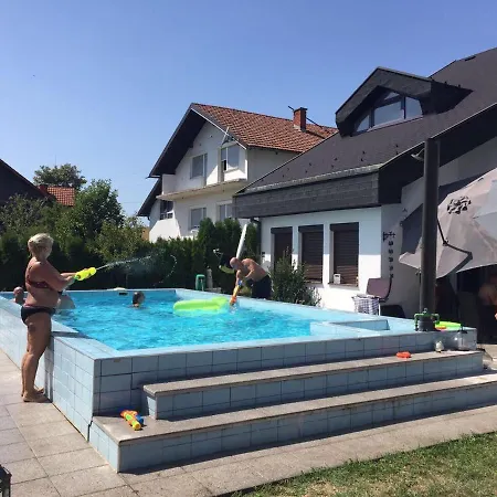Luxerioese Mit Bergblick