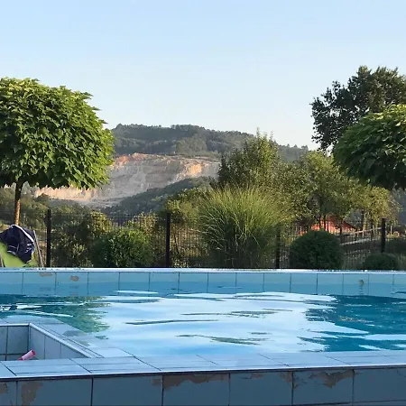 Vakantiehuis Luxerioese Mit Bergblick Donji Ljenobud
