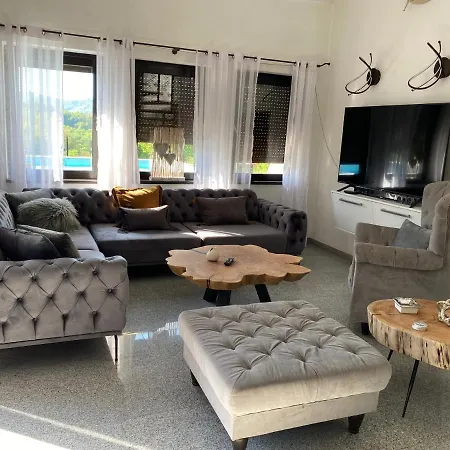 Luxerioese Mit Bergblick Donji Ljenobud