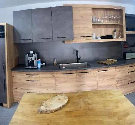 Luxerioese Mit Bergblick 펜션 Donji Ljenobud