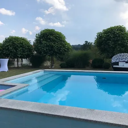 Luxerioese Mit Bergblick Donji Ljenobud