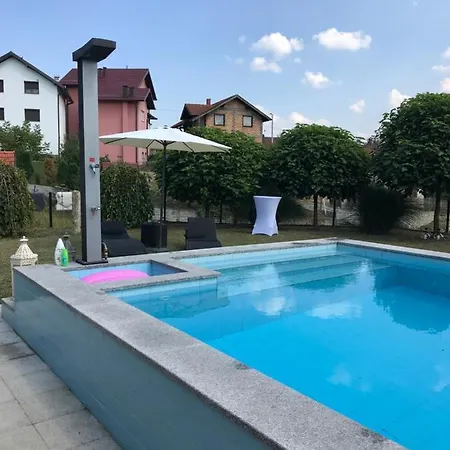 Vakantiehuis Luxerioese Mit Bergblick *