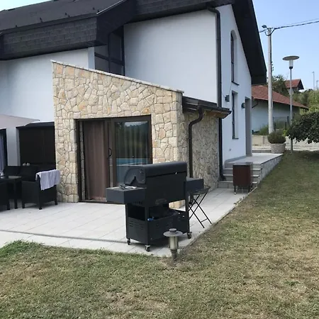 Luxerioese Mit Bergblick Donji Ljenobud