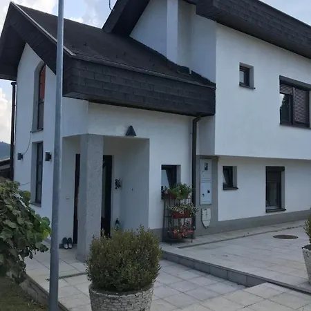 Vakantiehuis Luxerioese Mit Bergblick *