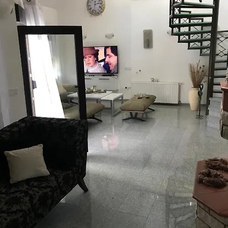 Luxerioese Mit Bergblick Donji Ljenobud