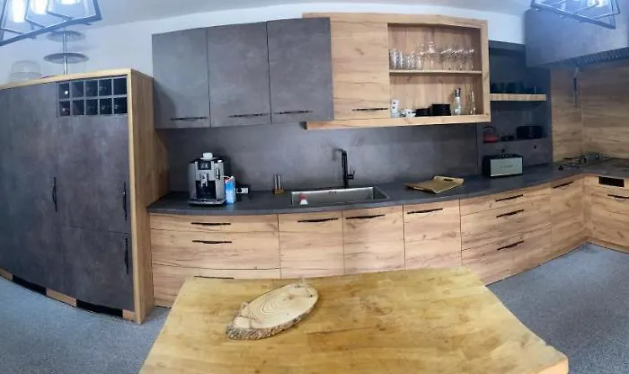 Luxerioese Mit Bergblick 度假居 Donji Ljenobud