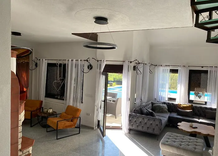 Luxerioese Mit Bergblick * Donji Ljenobud