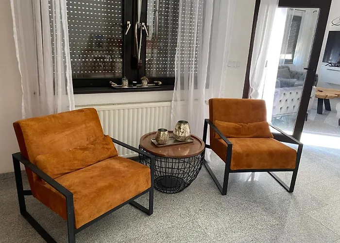 Luxerioese Mit Bergblick * Donji Ljenobud