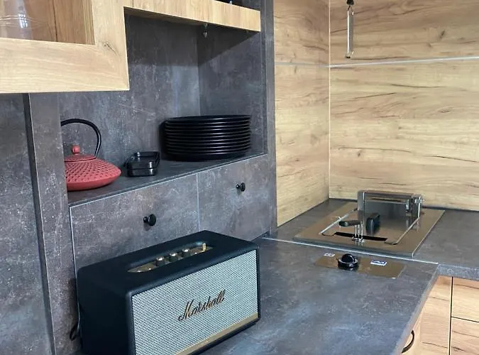 Luxerioese Mit Bergblick 度假居 Donji Ljenobud